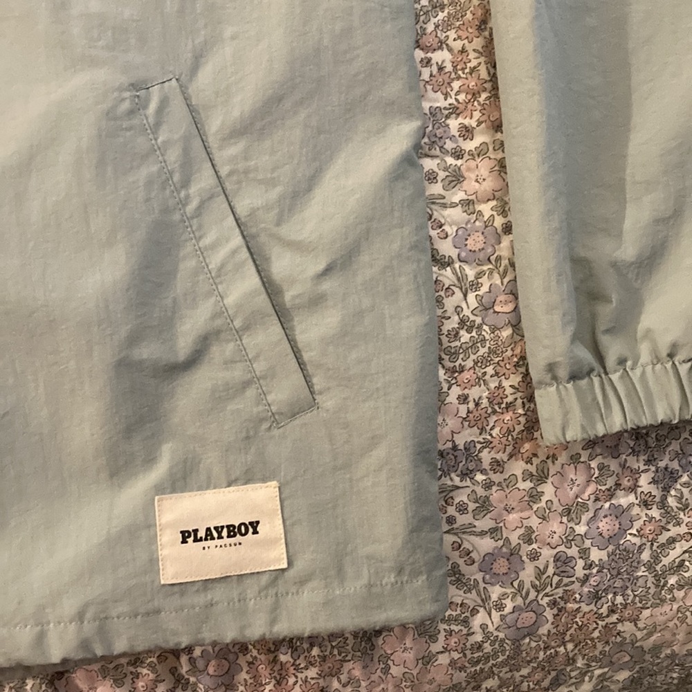 playboy windbreak - Picture 3 of 6